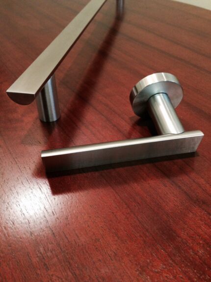 DPE4120 Traverse Half Moon Door Pull